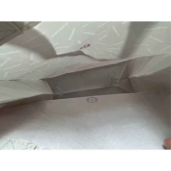 Lululemon Reusable Tote Bags – Unique Designs - Picture 10 of 11